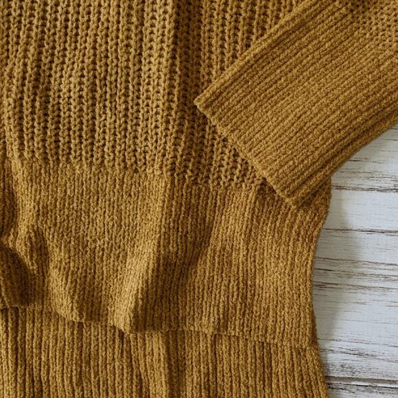SO Mustard Chenille Chunky Sweater sz L New - Picture 3 of 4